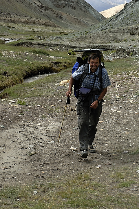 060813-08.jpg - Le long de la Kyamma Lungma en direction du Kumur La