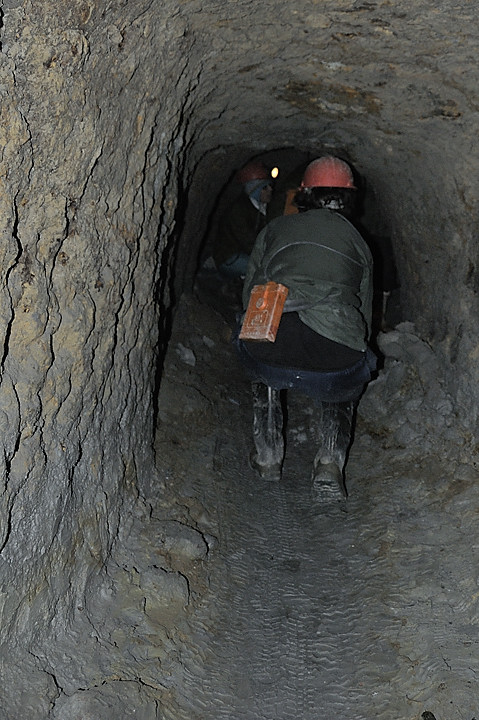 080801-06.jpg - Entre de la mine