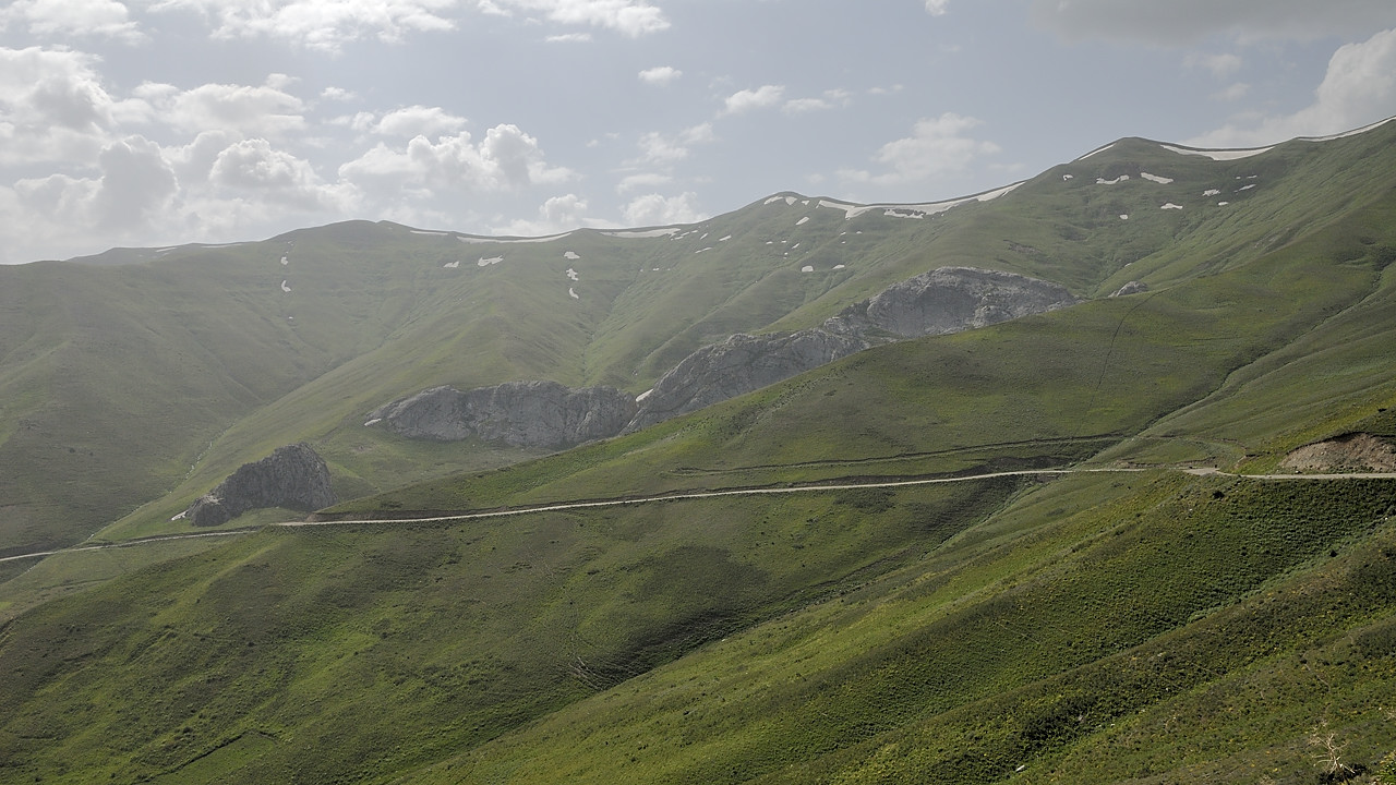 100719-08.jpg - Monte de Safendoron au Saghirdasht Pass