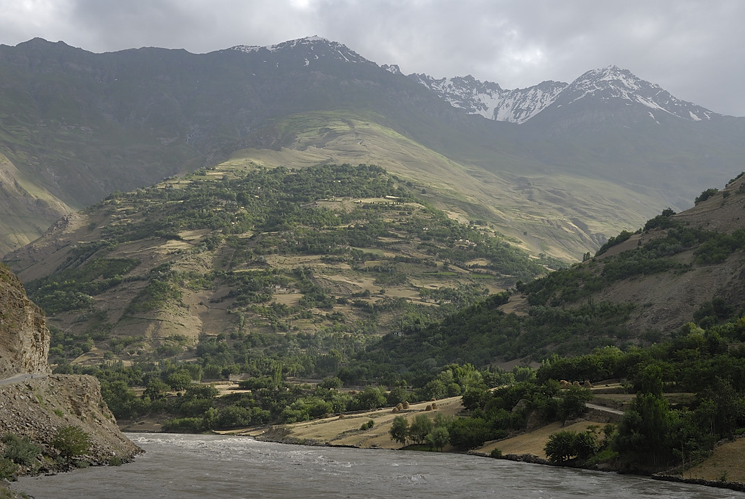 100720-41.jpg - Le long de la Panj