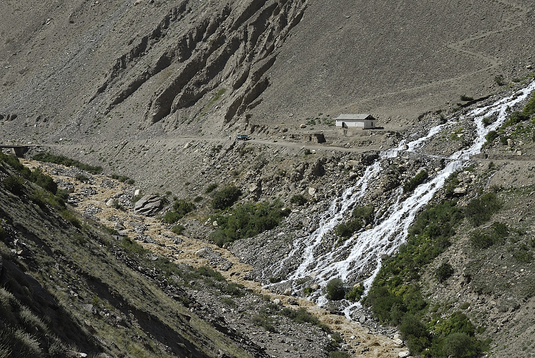 100813-20.jpg - Monte au Khargush Pass
