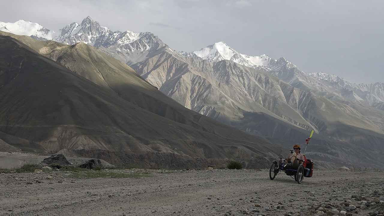 100813-24.jpg - Monte au Khargush Pass