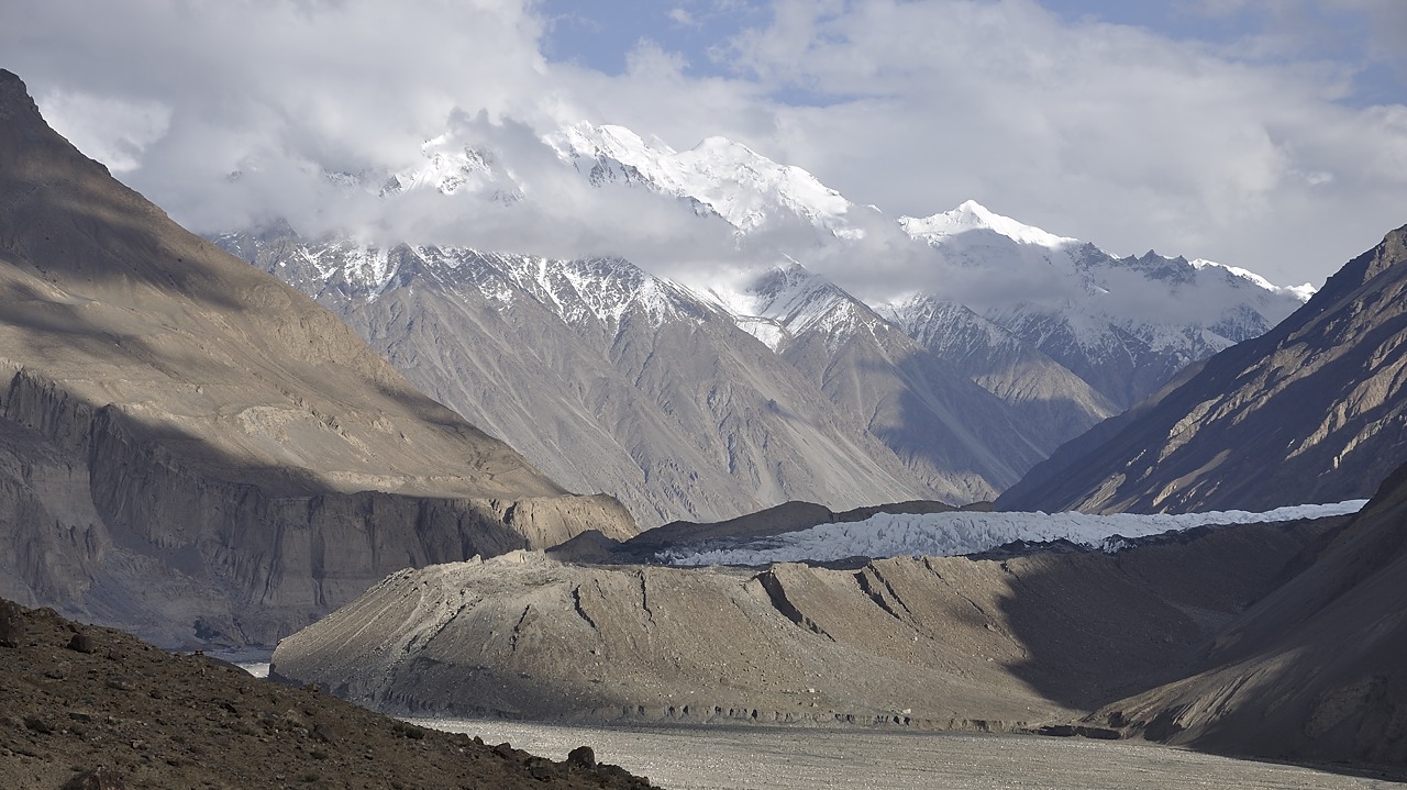 120806-164813.jpg - Vallée de Shimshal, vers l'amont ; glacier de Yazgil