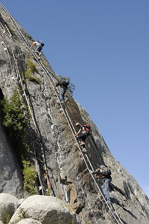 070908-02.jpg - Descente des chelles du Montenvers