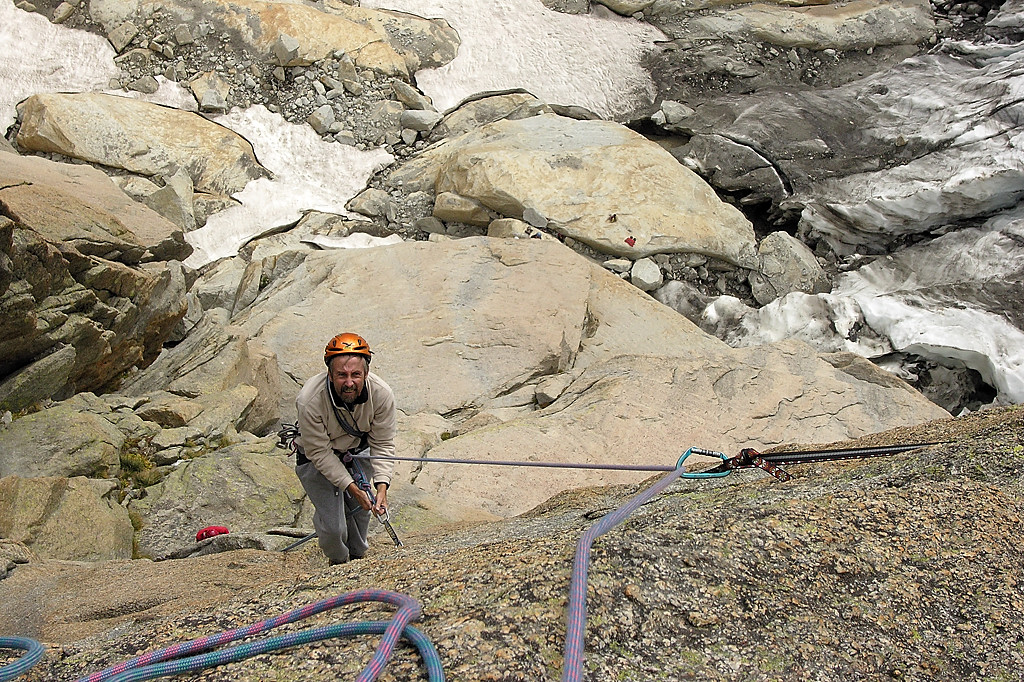 070914-04.jpg - Fissures des 2e et 3e longueurs