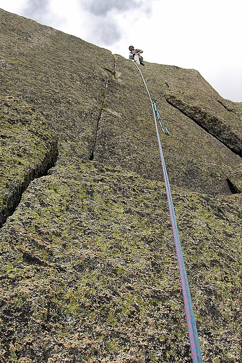 070914-06.jpg - Fissures des 2e et 3e longueurs
