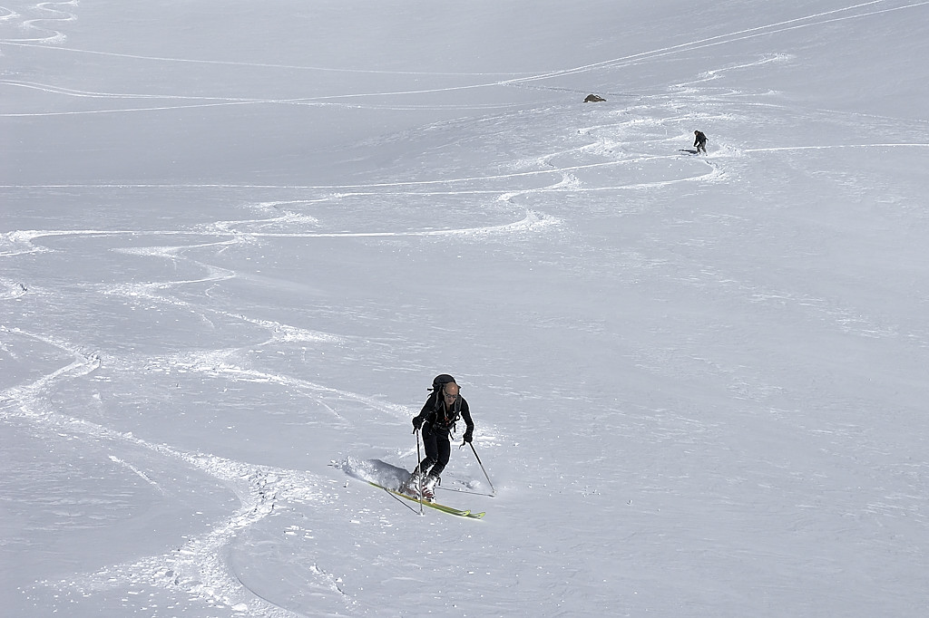 080120-07.jpg - Quelques virages dans la descente