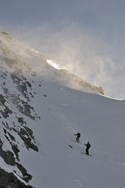 081220-09.jpg - Descente des Rochers de Vallorin vers la brche du couloir du Natey