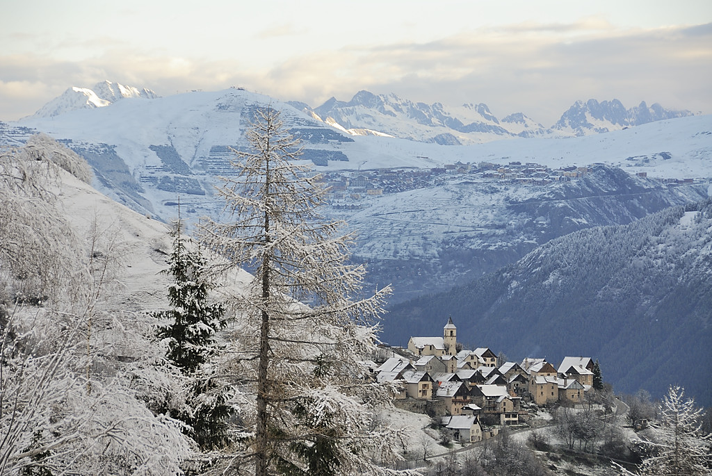 090418-01.jpg - Villard Notre Dame