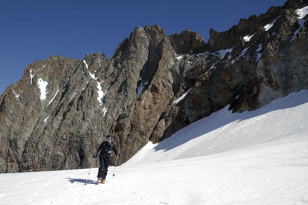 120331-111047.jpg - Haut du glacier courbe