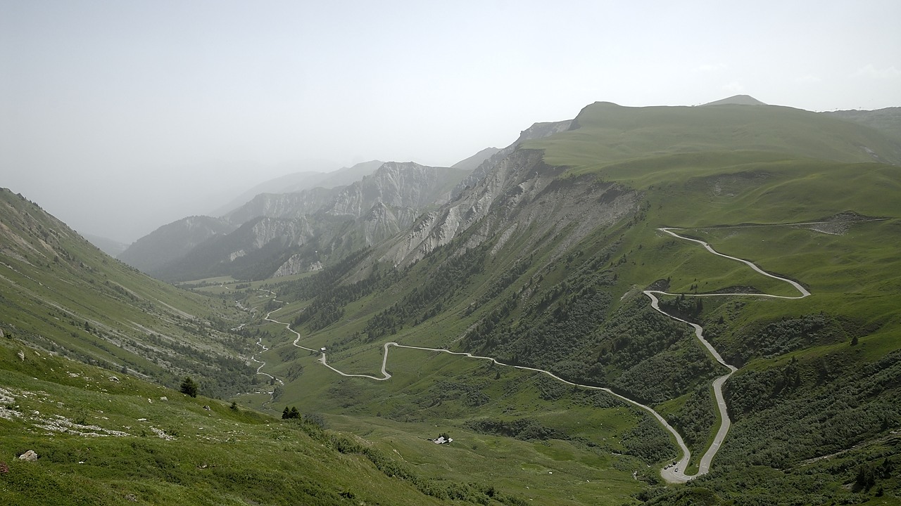 120630-113936.jpg - Derniers virages du Col du Glandon, vallon des Villards