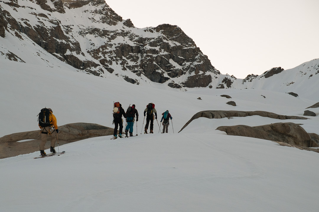 130511-061856.jpg - Montée au colle del Gran Paradiso, groupe anglais