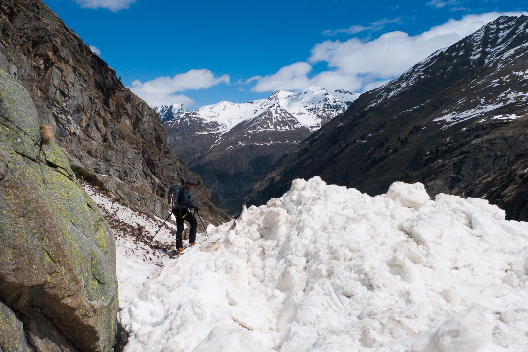 130512-115727.jpg - Fond du vallon ravagé par les avalanches